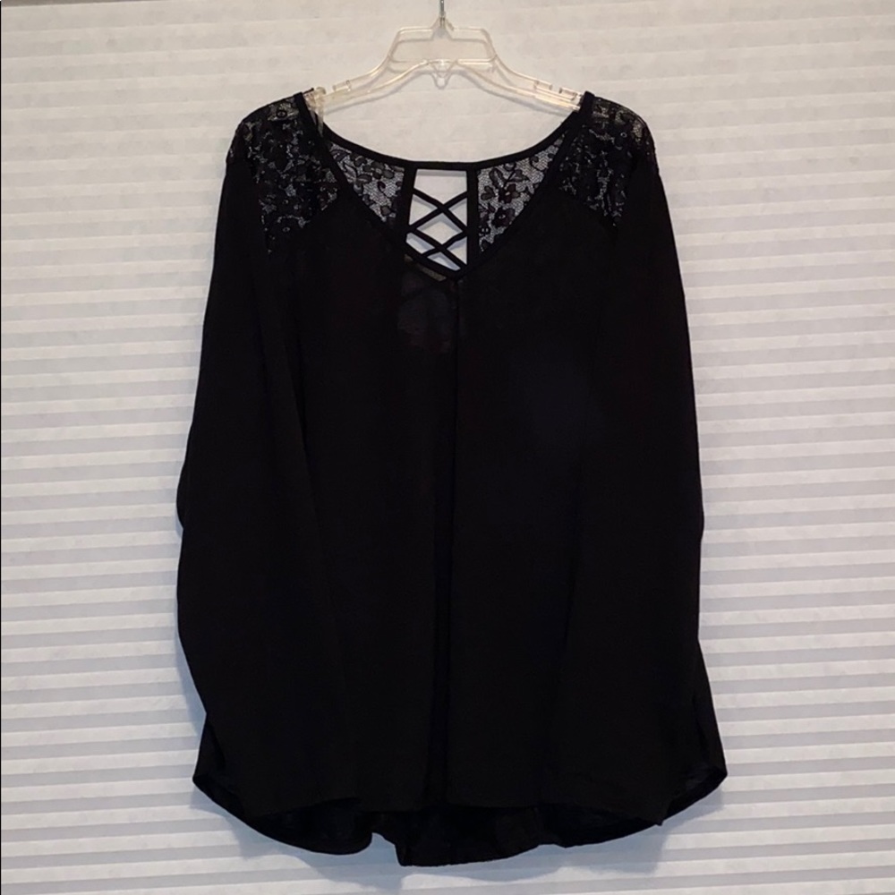 Black lacy top from Loralette, 3x.